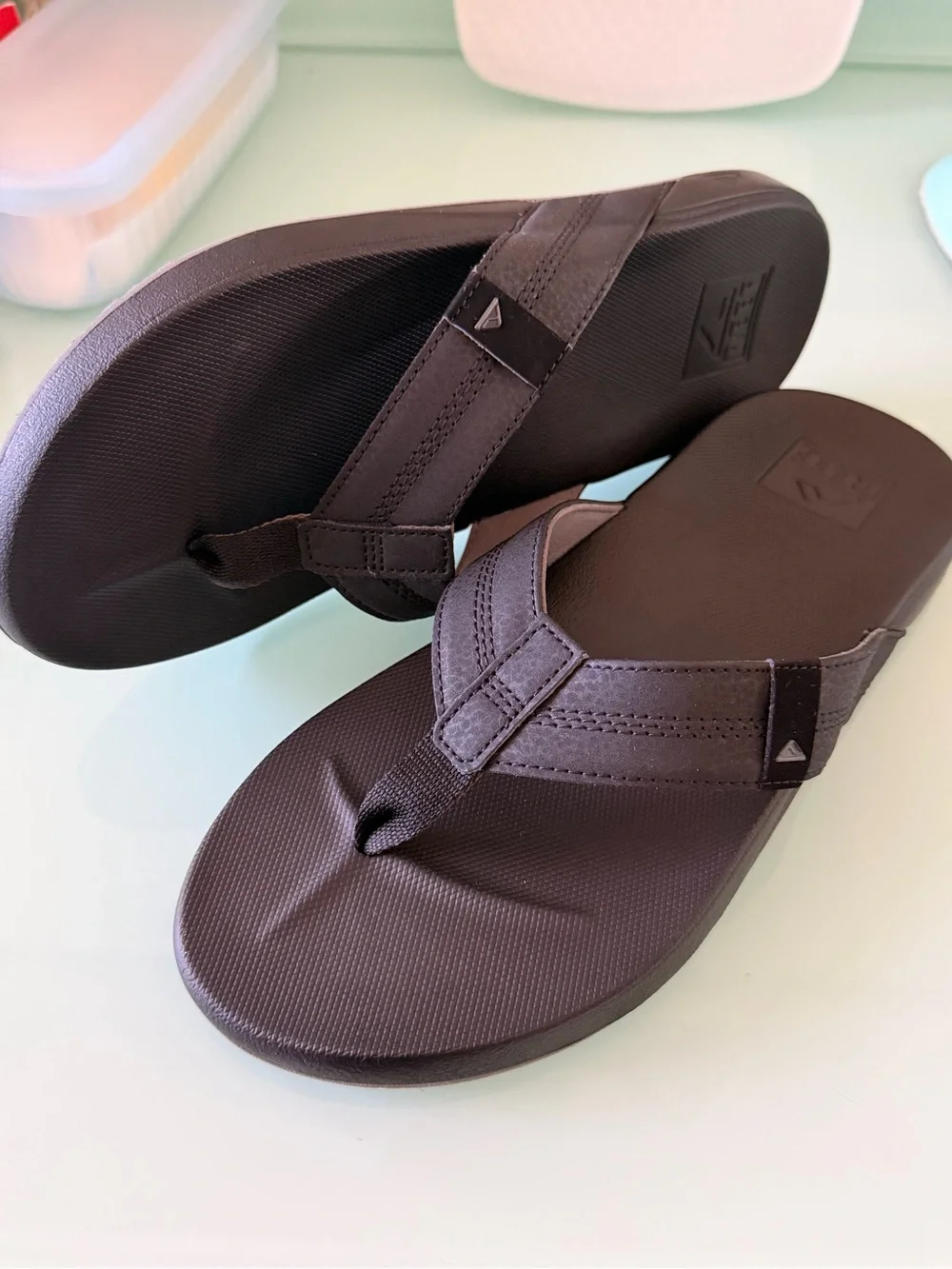 (New) Reef Men’s 9, Black Sandals, Cushion Phantom Flip-Flop & Thong